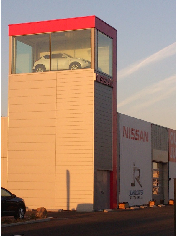monte-charge voiture pour concession automobile - étude et fourniture par MSI agent d'usine ATLAS Lift en Occitanie